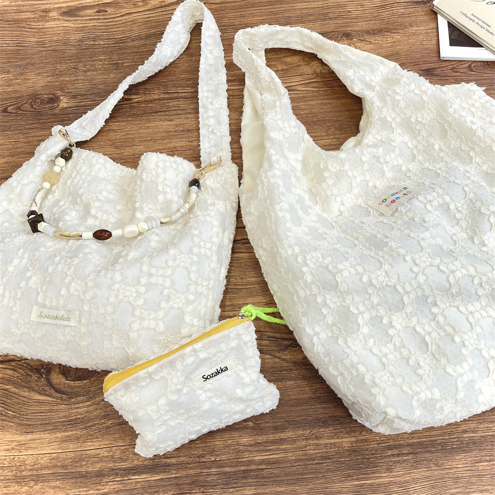 53144 Korean-style design jacquard vest bag, three-dimensional small flower beaded underarm bag, female student single-shoulder bag full figure