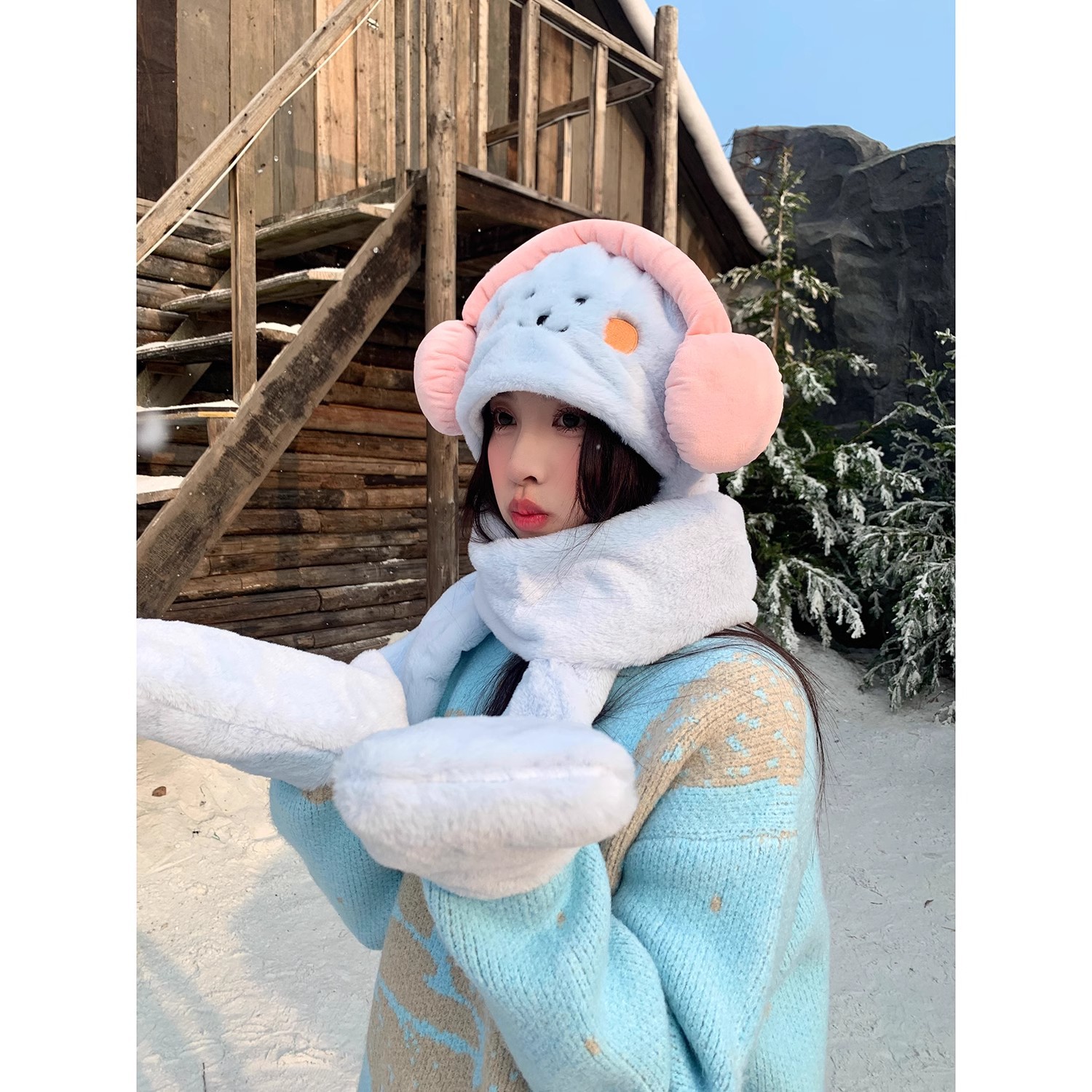 Sweet and cute plush hat for women in winter, thickened warm hat and scarf in one, ear-protecting Lei Feng hat and scarf for women details Picture