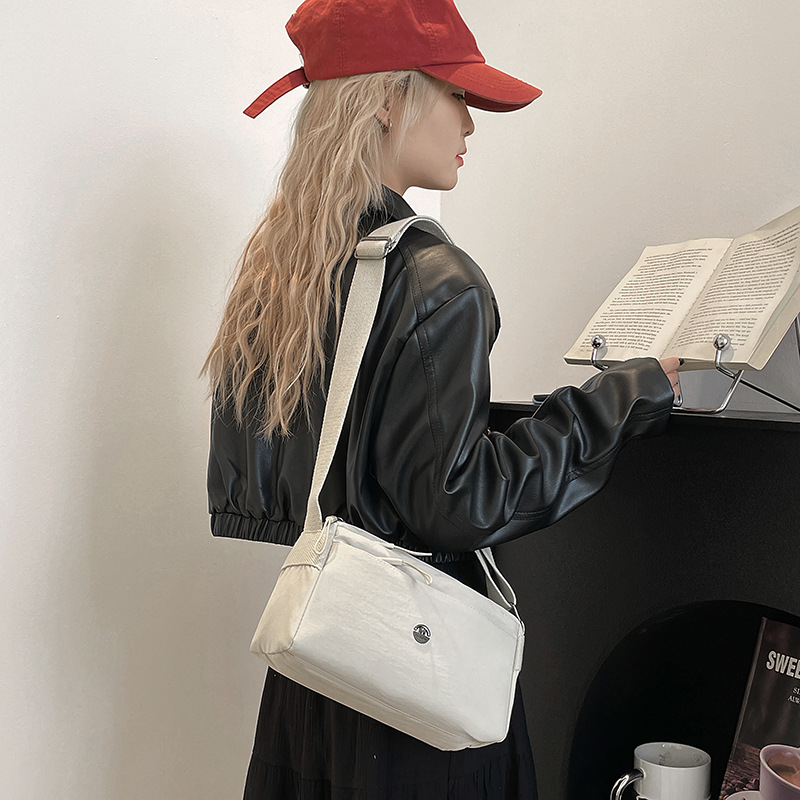 Fashion Women's Bag 2024 Autumn New Nylon fabric small shoulder bag, cross-border trend for women, casual crossbody small square bag Specification drawing