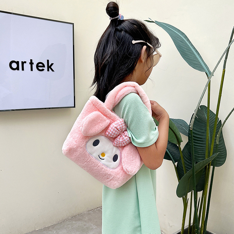 2022 Winter New Japanese-style hand-held plush toy bag, women's shoulder bag, large-capacity makeup handbag, festival gift Specification drawing