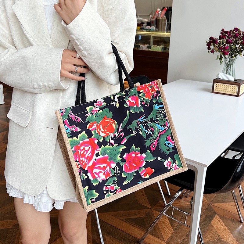 The 2024 new canvas printed single-shoulder bag is a fashionable and stylish portable storage bag for shopping and a hot seller among women Application Scenario