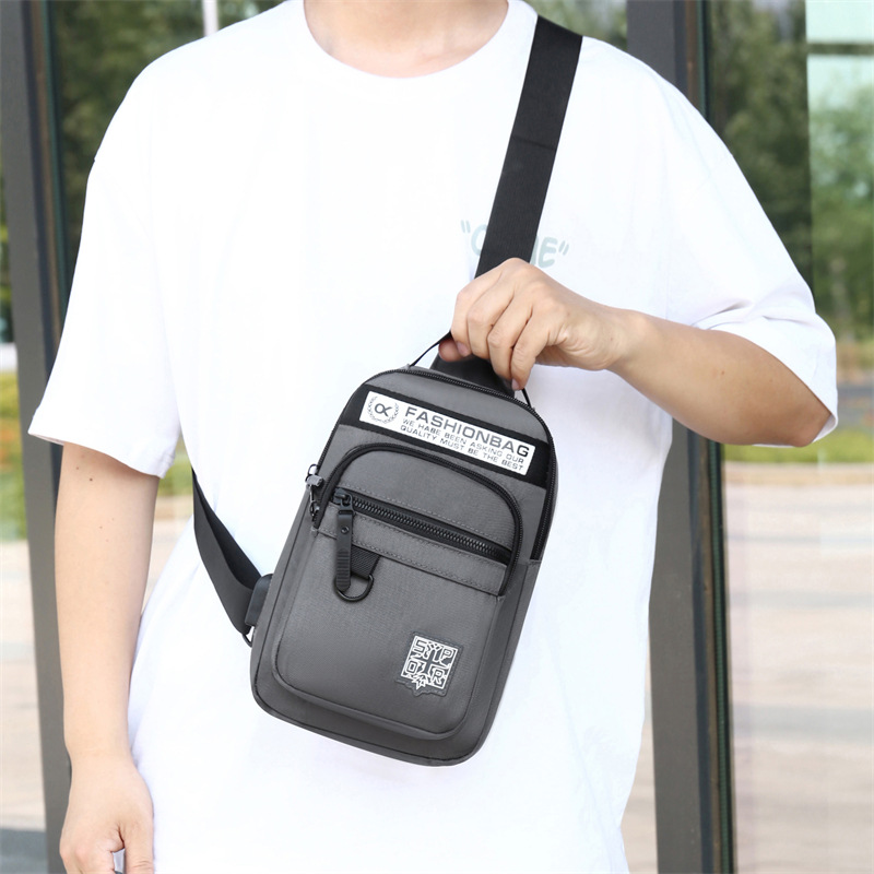 Men's single-shoulder crossbody bag for the chest, versatile and multi-functional sports and casual small cross bag, trendy and lightweight crossbody bag details Picture