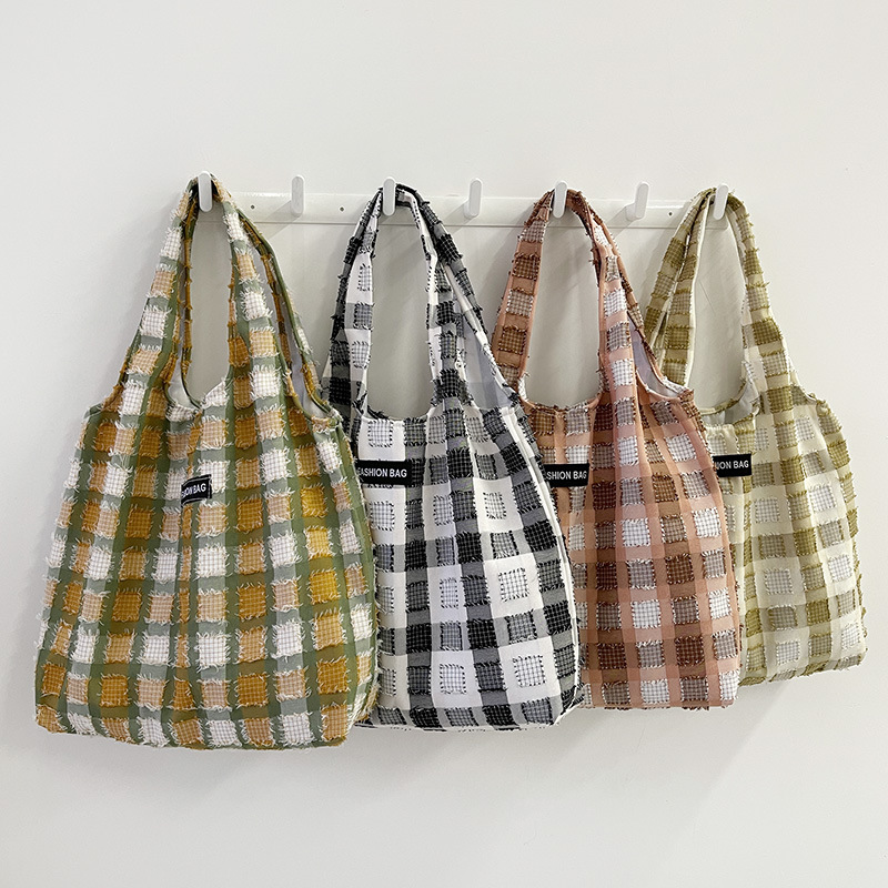 Forest-themed college style artistic girl checkered versatile tote bag, Korean Instagram fresh and cute student class shoulder bag full figure