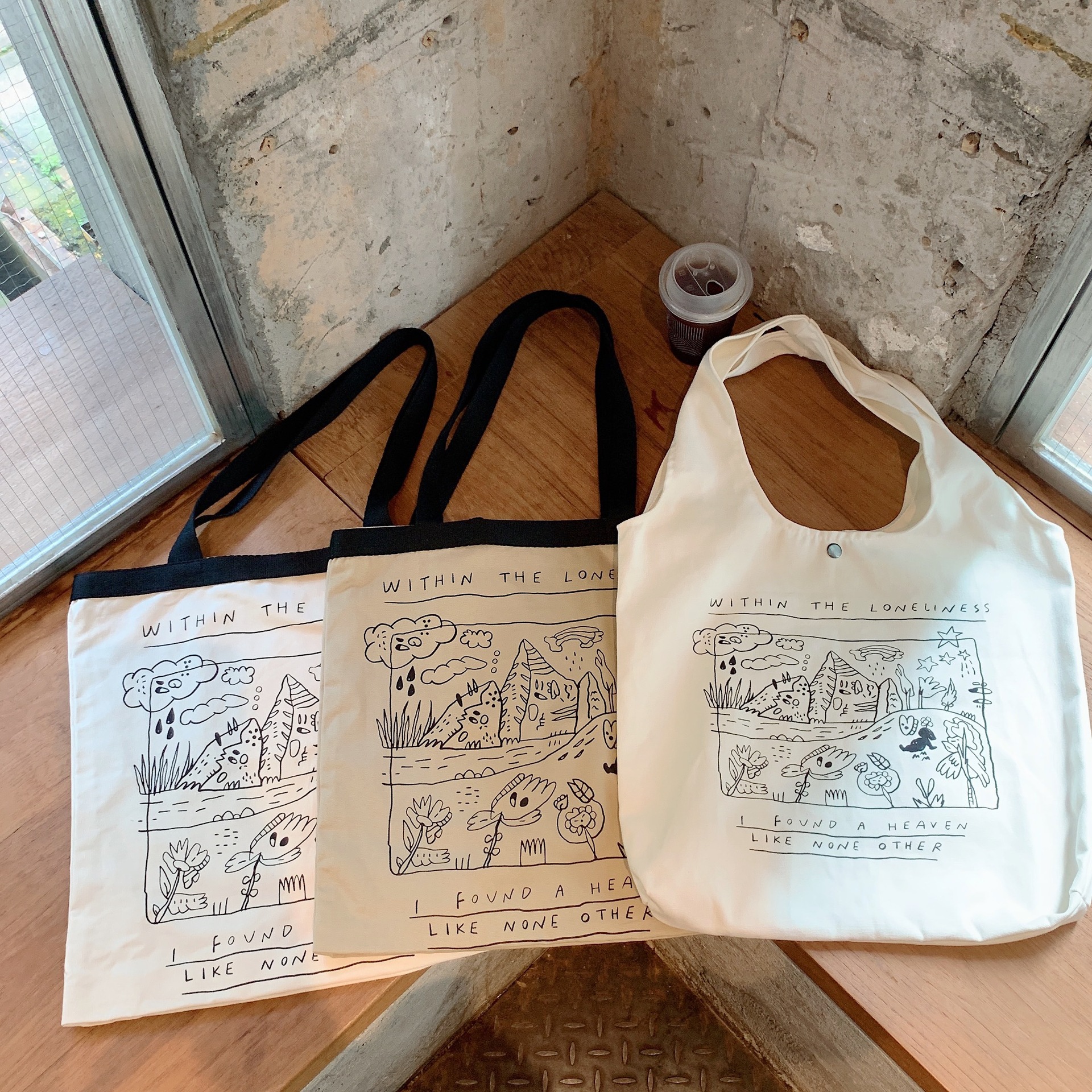 2791 InS-style graffiti canvas bag, female student commuting vest bag, large-capacity single-shoulder bag, hand-held tote bag Specification drawing
