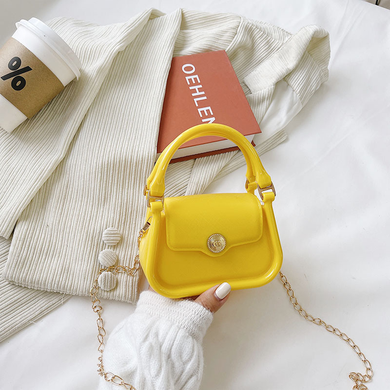 2025 Summer New trendy handbag, women's fashionable underarm bag, versatile ins chain single-shoulder crossbody jelly bag Application Scenario