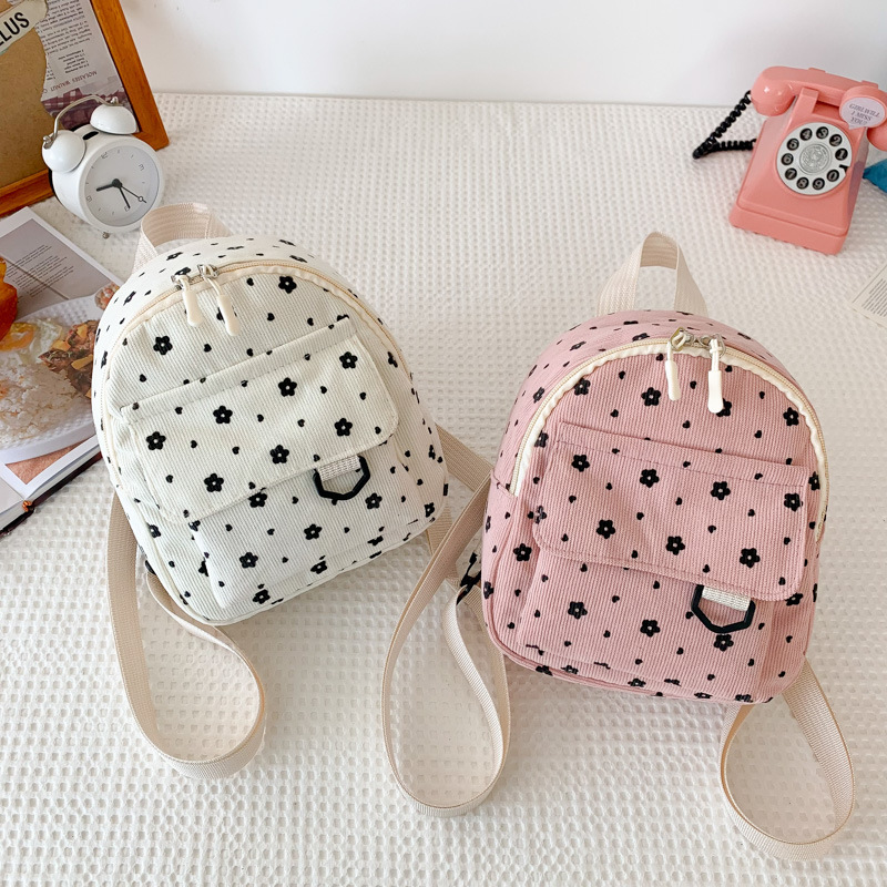 The 2024 backpack features a Japanese-style, fresh and girlish casual multi-purpose single-shoulder bag and a Korean-style, fashionable and retro crossbody bag Specification drawing