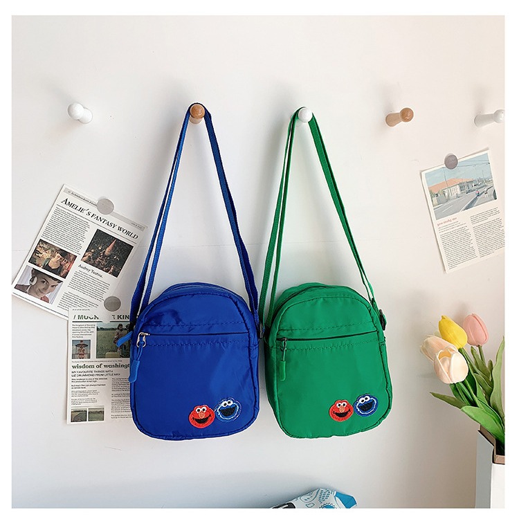 New cartoon mini nylon fabric crossbody bag for women, fashionable Sesame Street coin purse cross-border wholesale Application Scenario