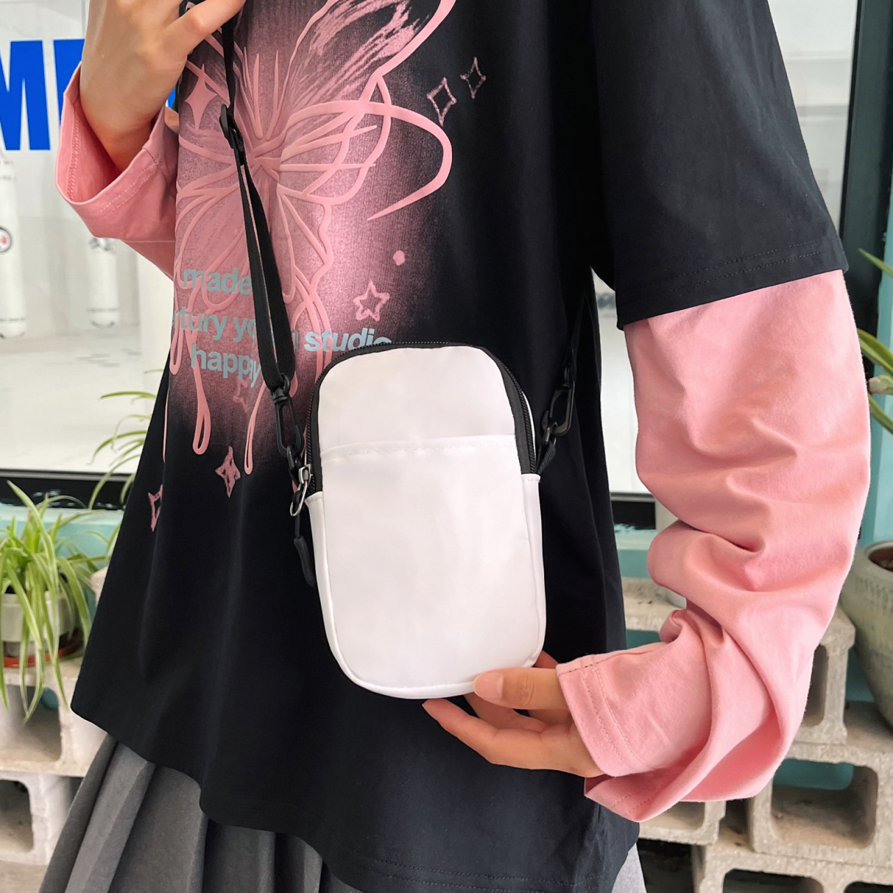 ins trendy brand versatile single-shoulder bag, new sporty and casual solid-color small backpack, simple women's couple crossbody bag wholesale Application Scenario