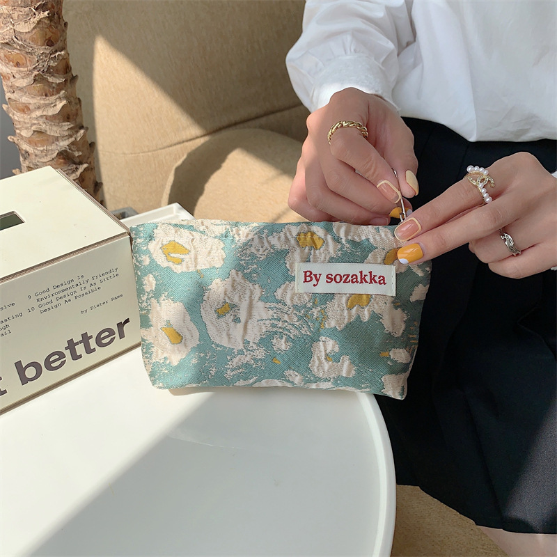 26229 textured jacquard high-end small cosmetic bag, mini mouth red envelope, portable miscellaneous items and loose change storage bag details Picture