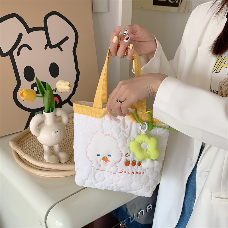 34222 ins quilted flower handbag, cute embroidered bento bag, soft hand handbag, commuting bag for work details Picture