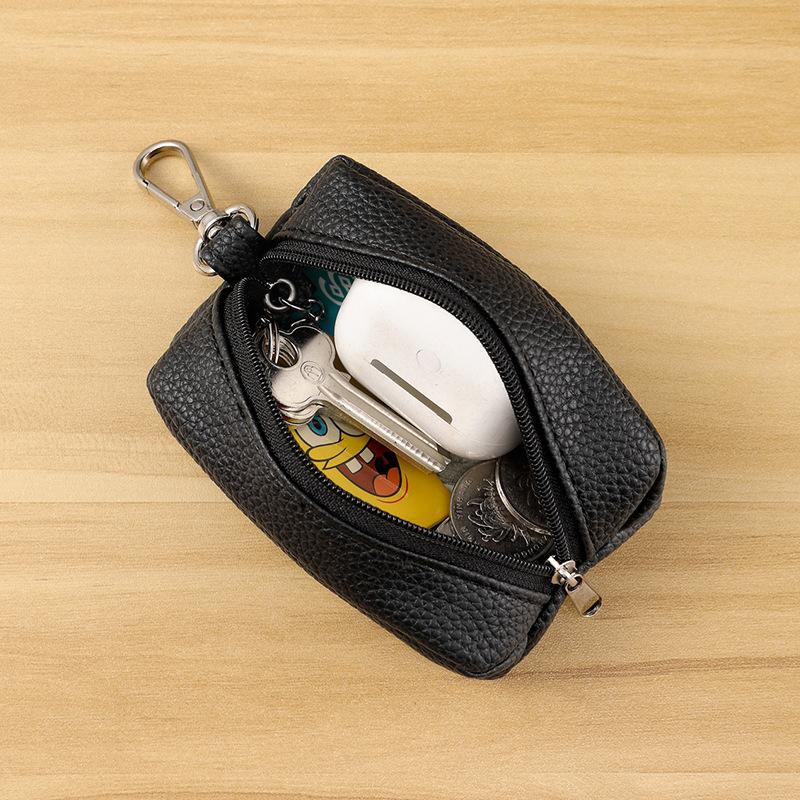 A new multi-functional lychee pattern key case in pu style from Europe and America, a mini pu coin purse with a hanging zipper Application Scenario