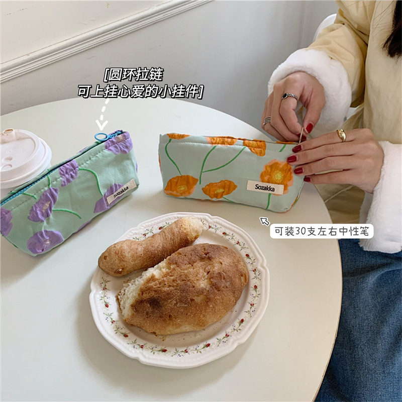 111251 Japanese-style fresh and simple stationery pen case, ins portable canvas makeup bag, female student storage bag Application Scenario