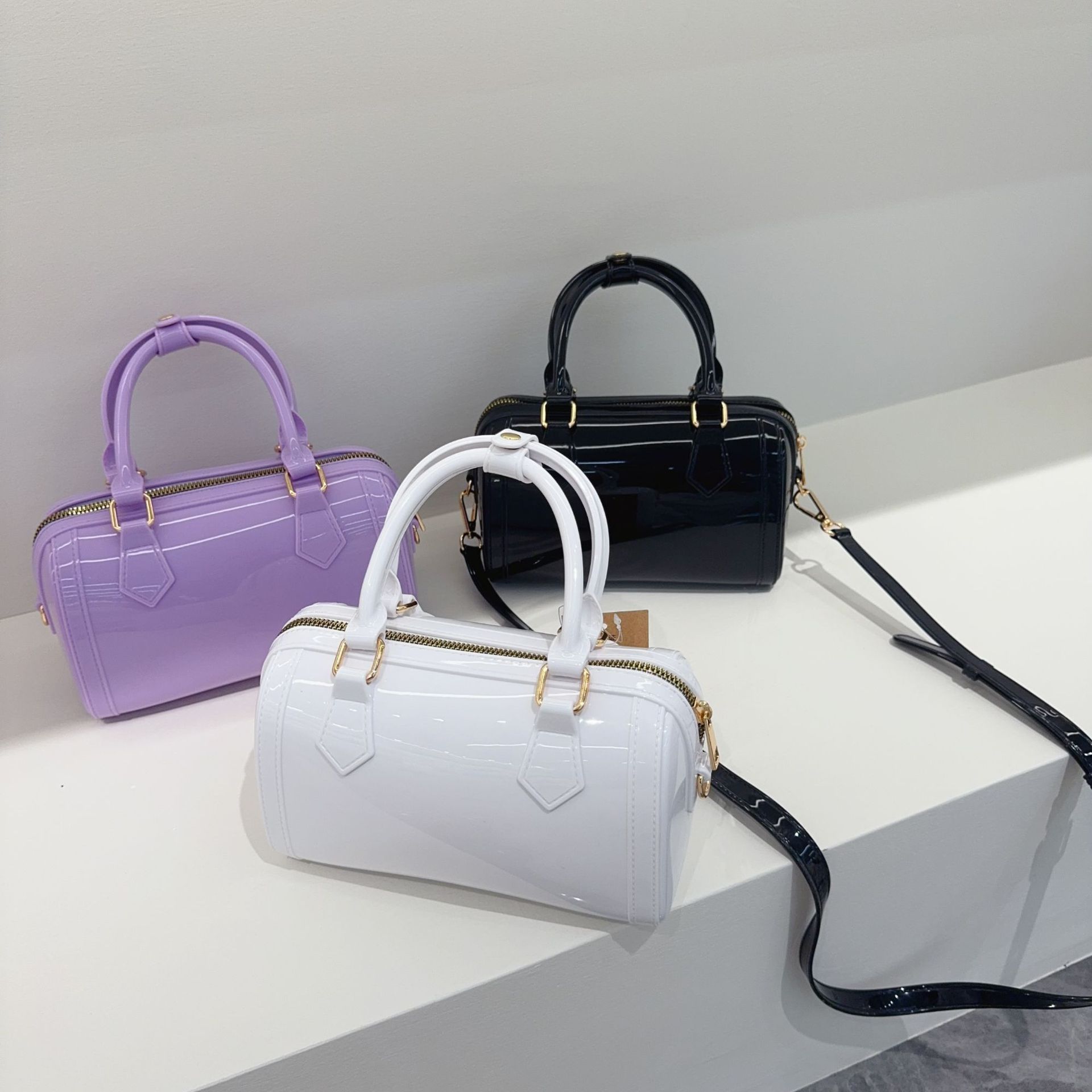 2025 New PVC jelly bag crossbody bag for women, macaron series, high-end candy-colored ladies' handbag details Picture