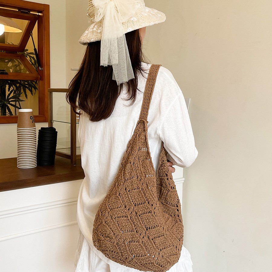 A new Korean-style single-shoulder tote bag for women with a niche design, featuring a laid-back, simple, trendy, fashionable and individualistic style Specification drawing
