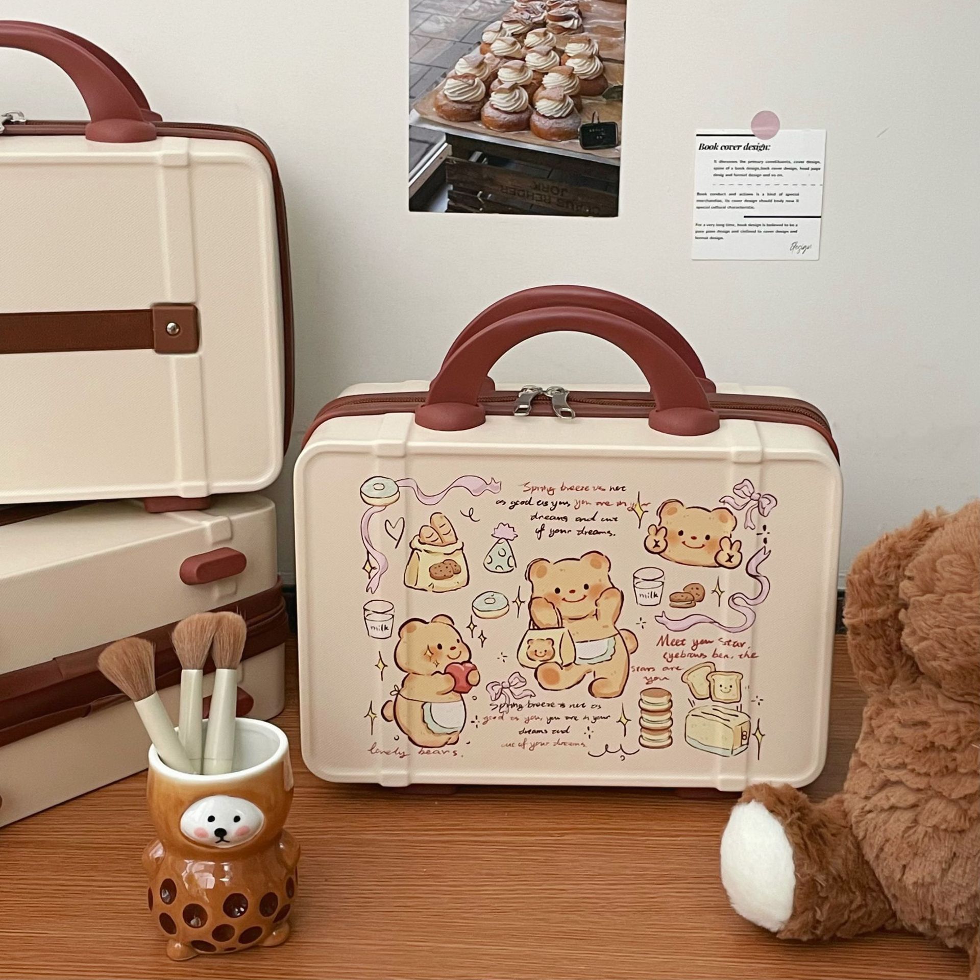 Customizable printed cosmetic case, hand-held suitcase, women's retro 14-inch ins student storage bag, portable travel case Application Scenario