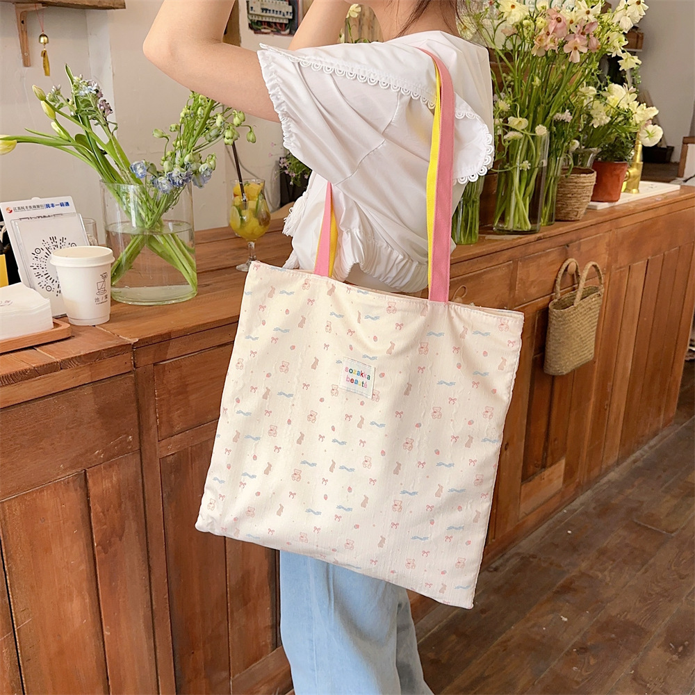 4431 Canvas bag, women's single-shoulder bag, large-capacity handbag, student bookbag, double-layer new tote bag Application Scenario
