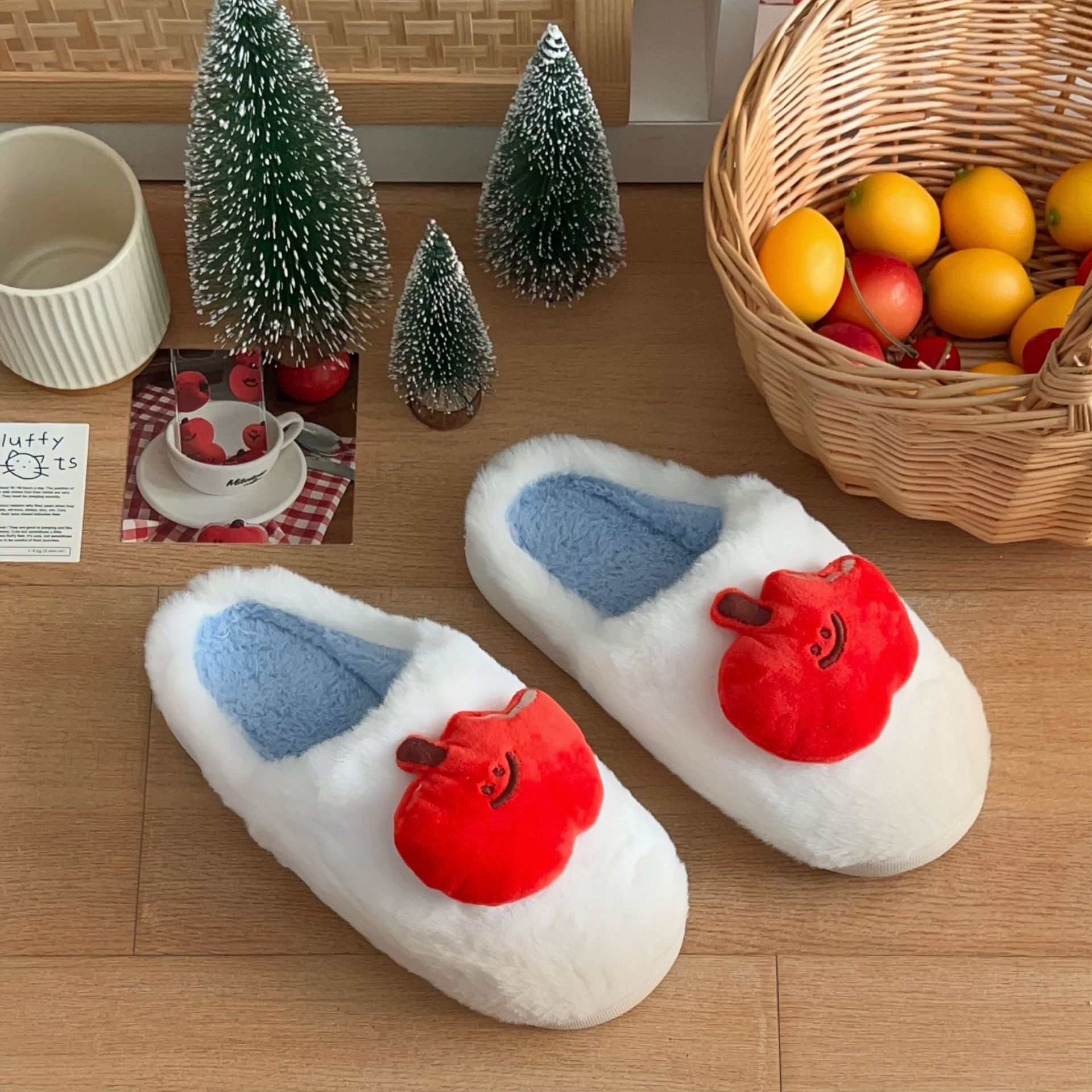 Winter home plush slippers, cute cotton slippers, women's 2024 new autumn and winter indoor thick-soled plush cotton shoes Application Scenario