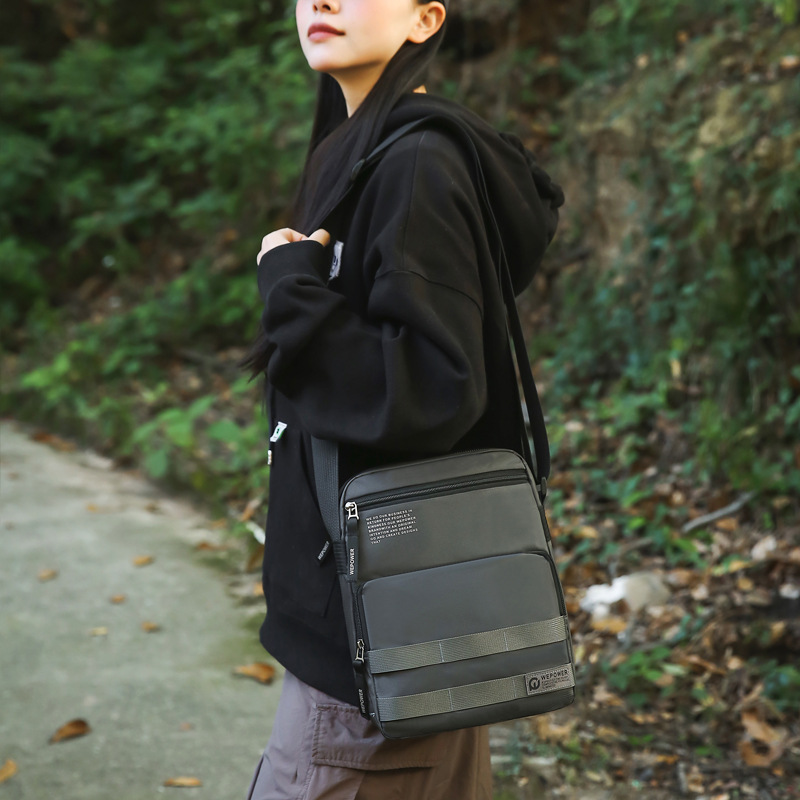 WEPOWER's new fashionable men's business shoulder bag, water-resistant bag, simple and lightweight outdoor crossbody bag Specification drawing