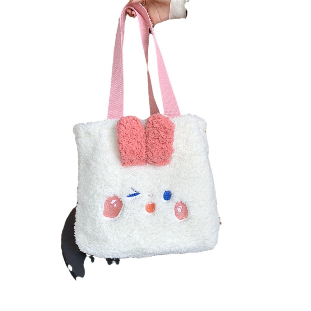 110292 Plush embroidered cartoon girl sweet handbag, large-capacity single-shoulder bag, portable bag for work and commuting Item Picture