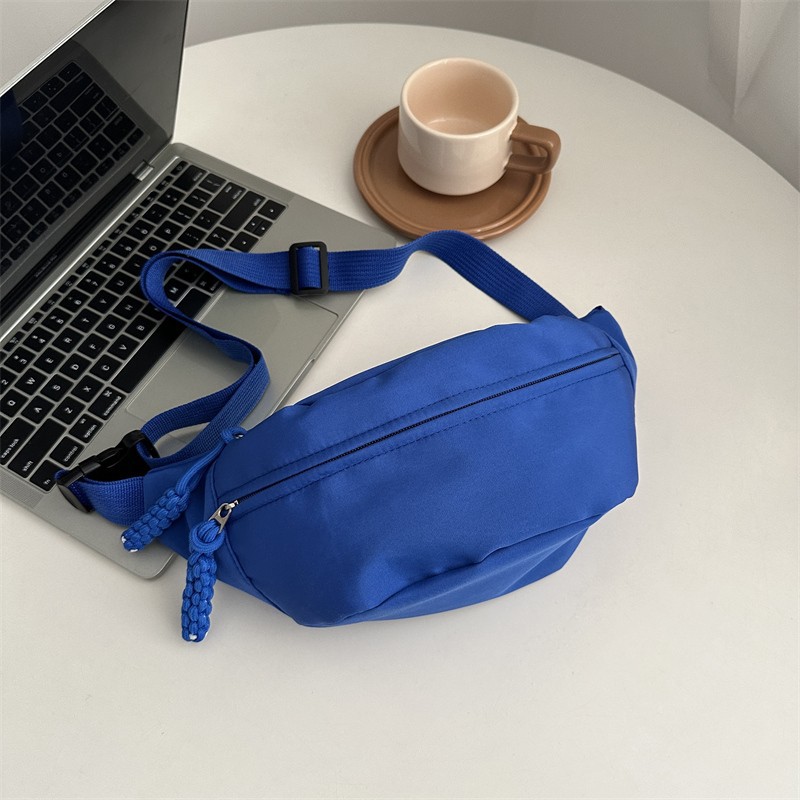 Casual crossbody bag 2024 best-selling new versatile solid color bag for women, trendy sporty and niche casual waist bag for women details Picture