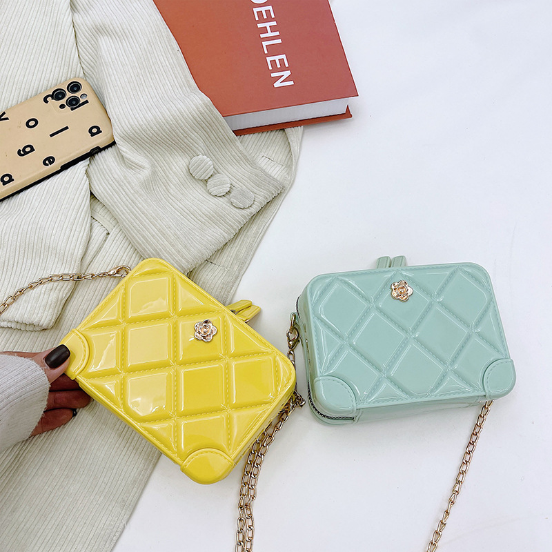 2025 Summer New Trendy children's and Girls' bags: Fashionable PVC jelly bag, versatile diamond bag, candy-colored chain bag details Picture