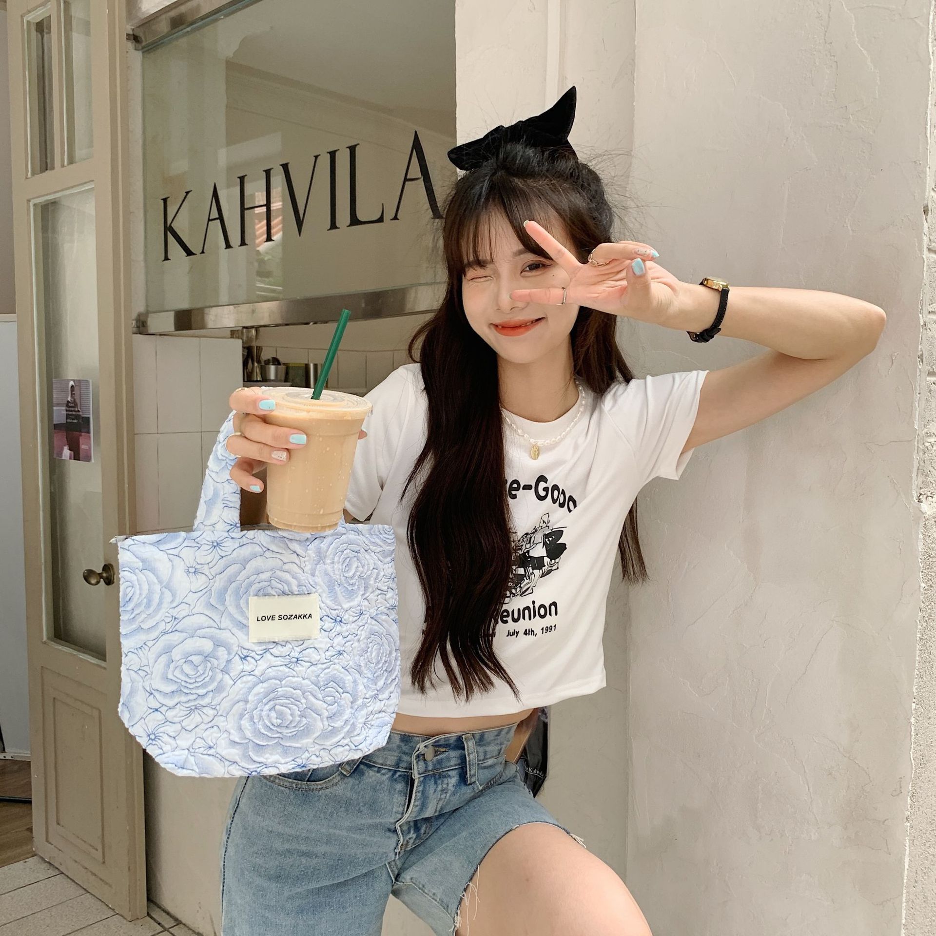 Wholesale of 25244 Jacquard blue rose large-capacity portable bags, clutch bags, storage bags, ladies' tote handbags