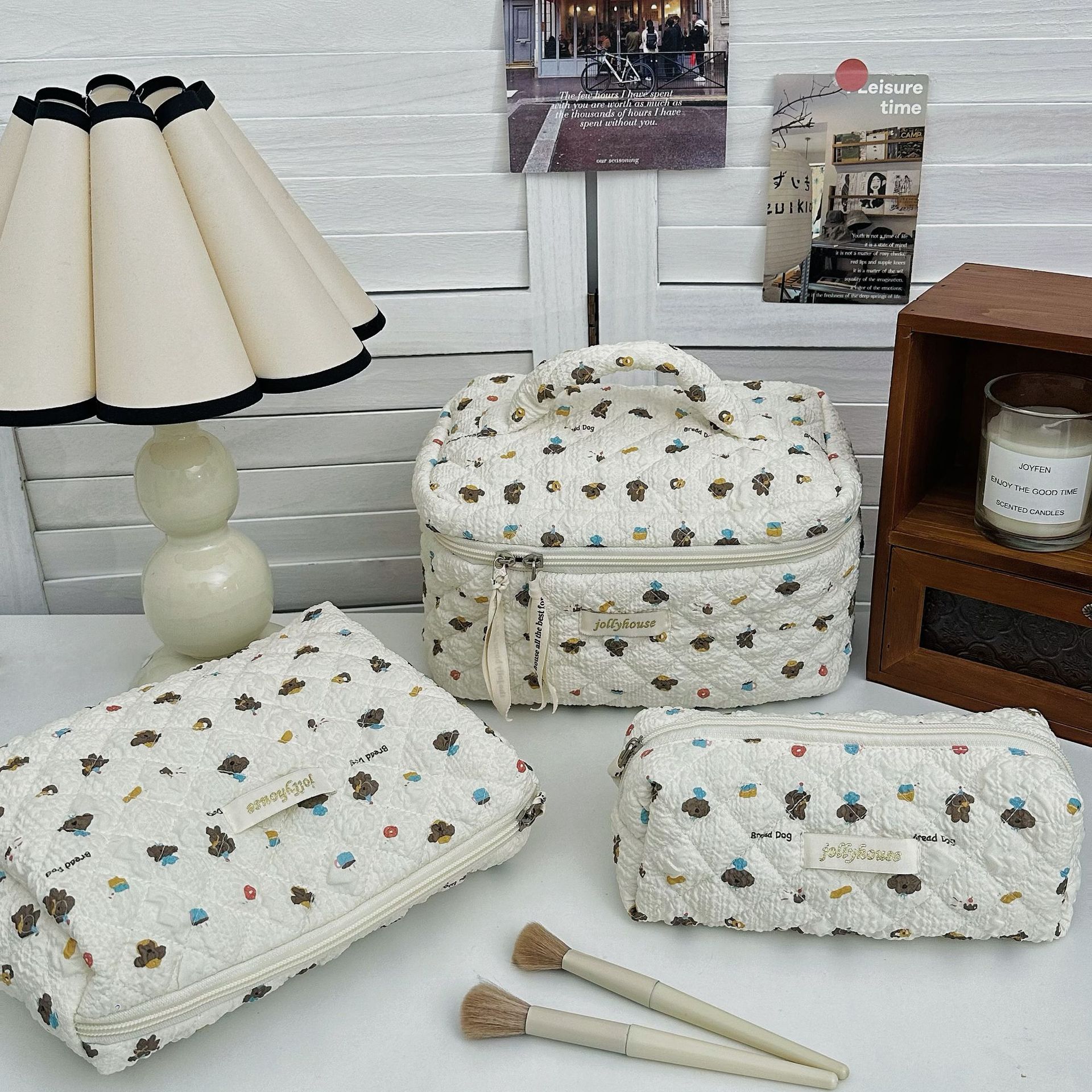 Ins-style cute puppy makeup bag for women, portable large-capacity travel and business trip skin care and cosmetics storage bag Specification drawing