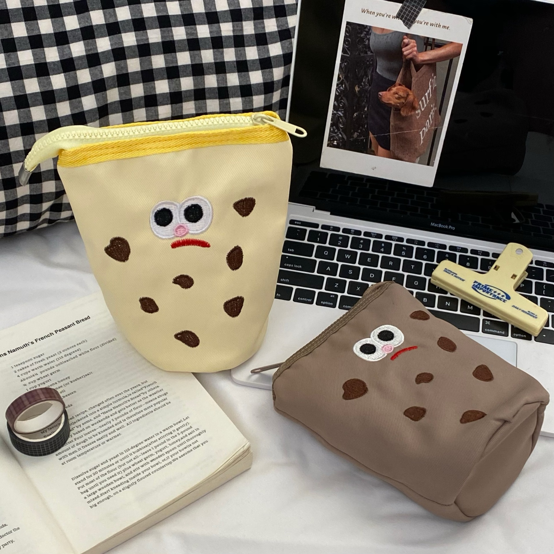 Cartoon cookie pen case, high appearance level, pen barrel style pen case, creative vertical flip stationery storage bag, student cylinder pencil case details Picture