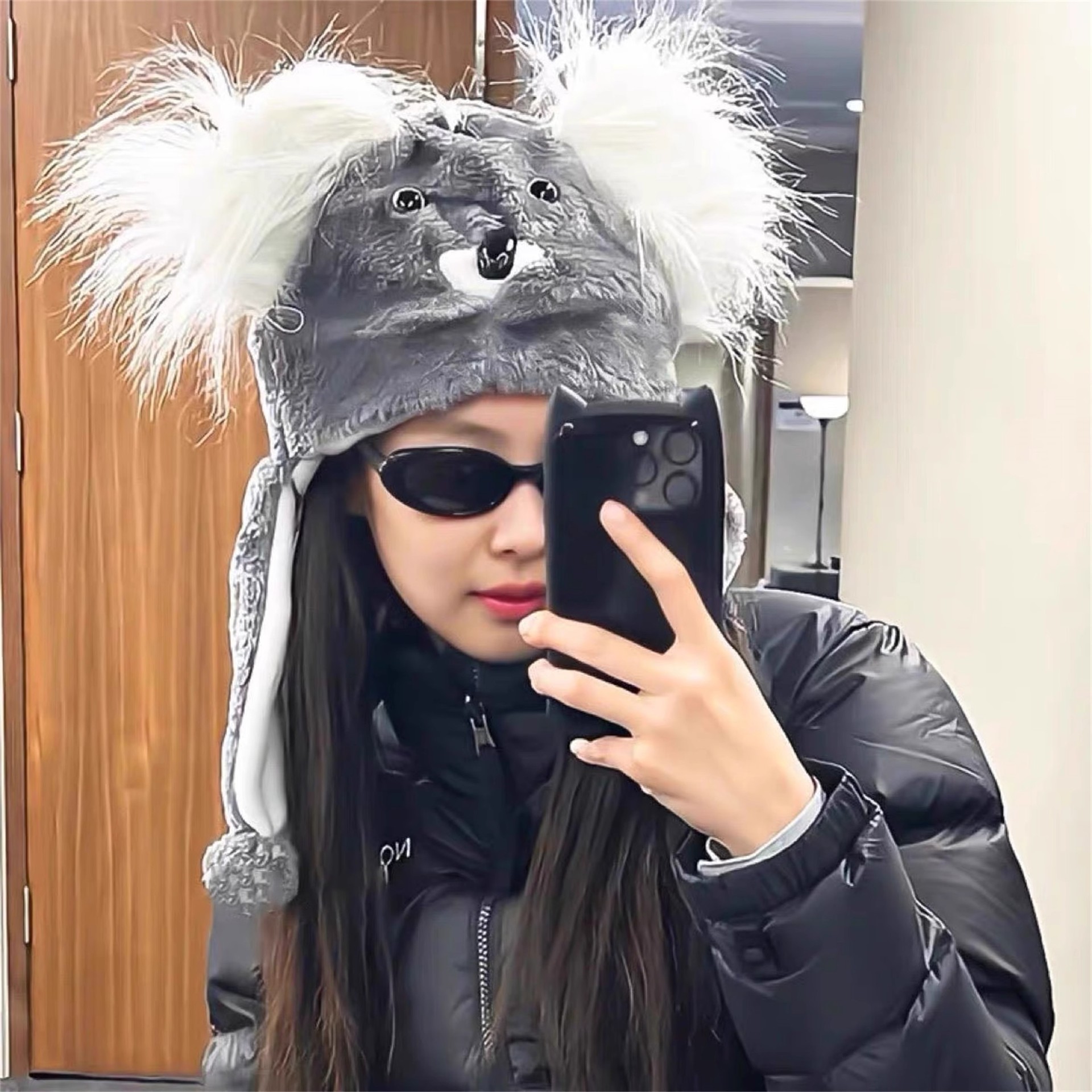 Cartoon cute koala hat for girls, warm and versatile in autumn and winter, plush pullover hat, ear-protecting hat, and a cute photo prop for girls full figure
