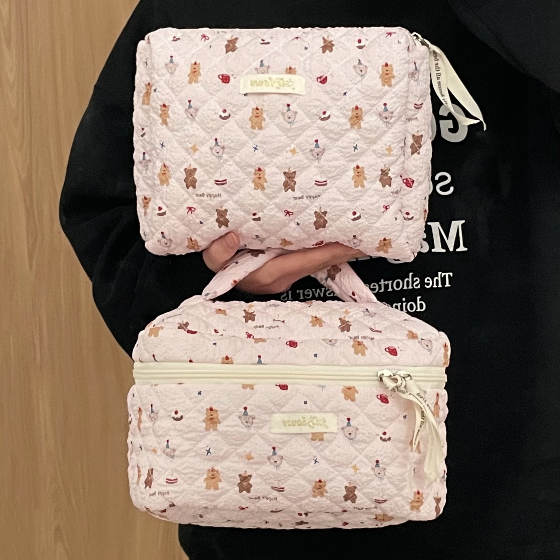 Cute cartoon hand-held cosmetic bags, starting from one piece. Travel portable large-capacity cosmetic storage bags and handbags details Picture