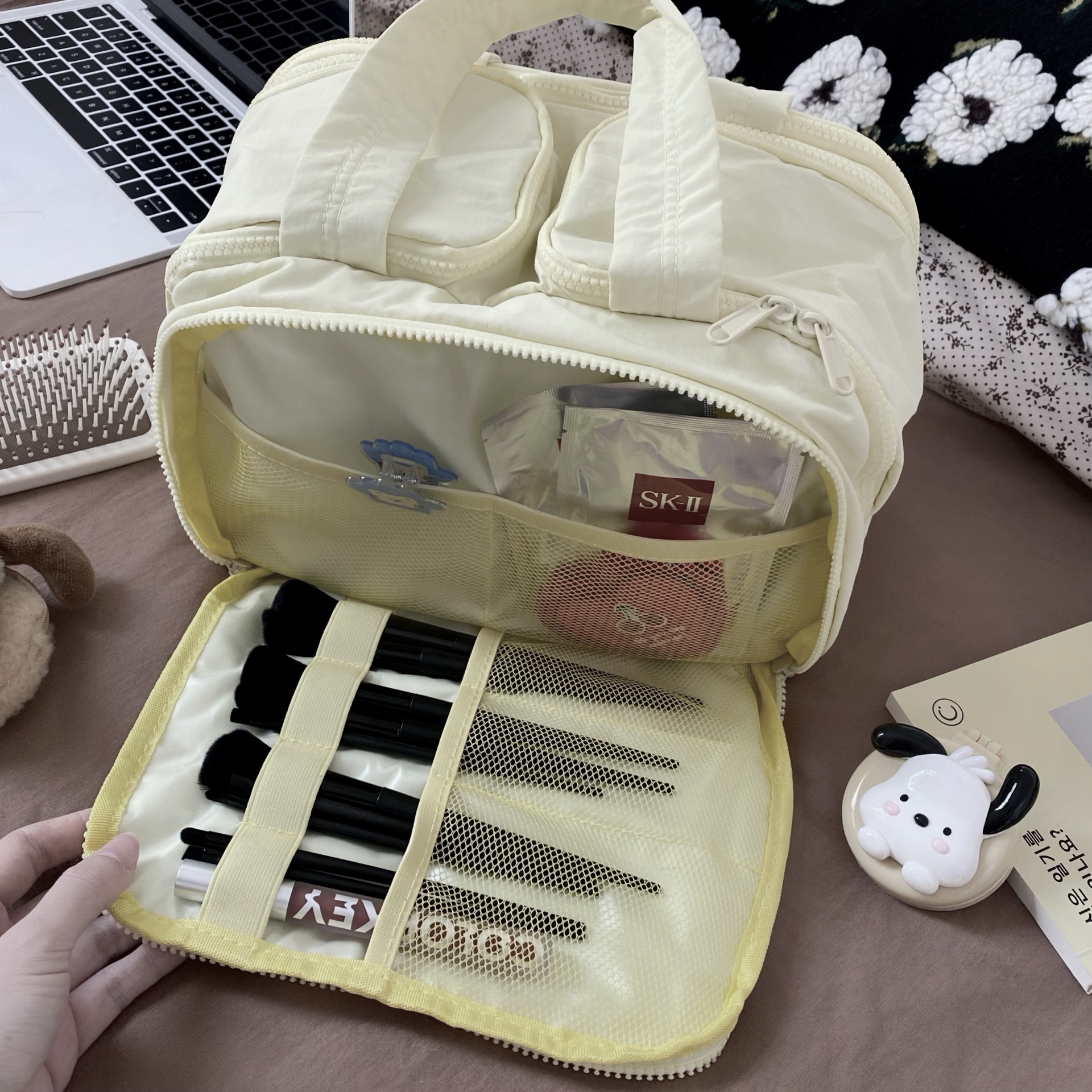 2025 New zoned makeup bag for women, wide opening, large capacity, high-end travel portable toiletry bag and storage bag Specification drawing