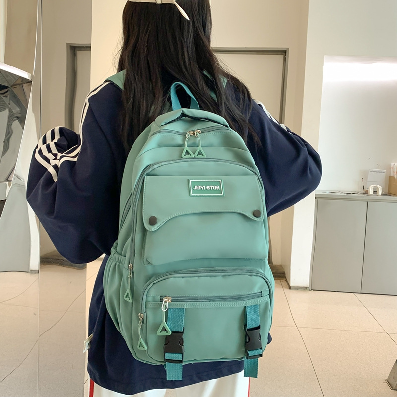 Large-capacity, high-end Korean-style schoolbag, lightweight backpack for college students, versatile bag for both boys and girls in junior and senior high school Application Scenario