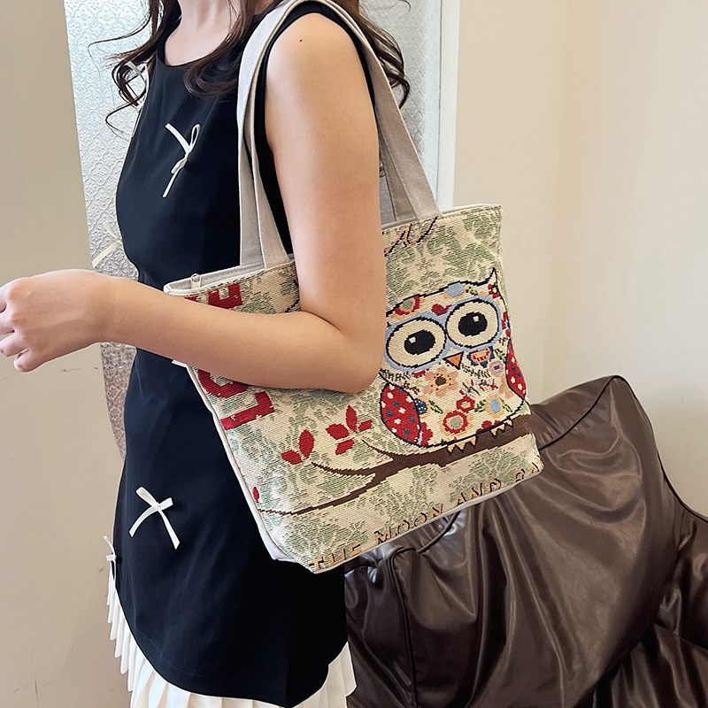 Spring 2025 New Korean-style woven flower cartoon owl canvas bag, women's fashionable single-shoulder bag, large-capacity handbag details Picture