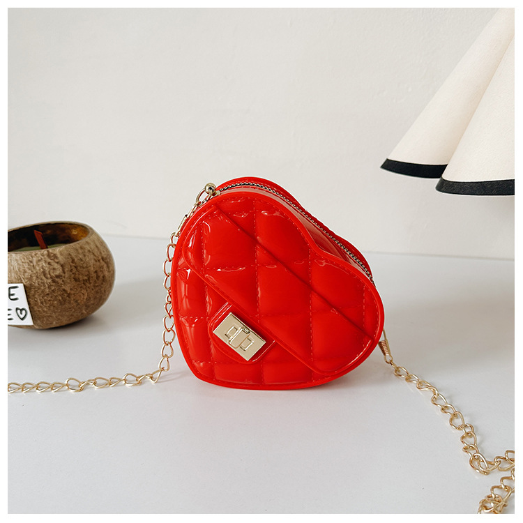 2025 New Children's Love Bag, fashionable small bag, single-shoulder crossbody chain girls' bag mini, fashionable and cute coin purse Application Scenario