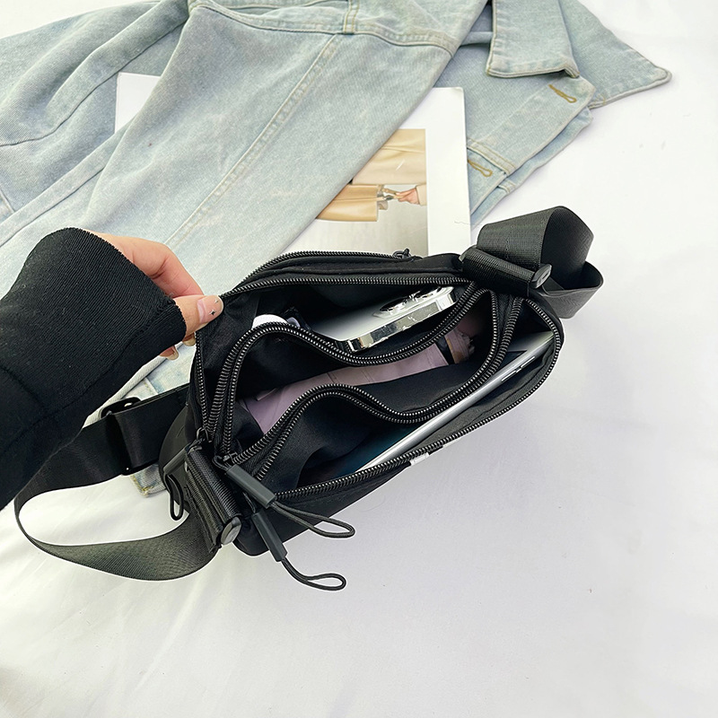 New lightweight and simple crossbody bag, a trendy and casual portable handbag with three horizontal stripes. Wholesale of fashionable single-shoulder bags Specification drawing