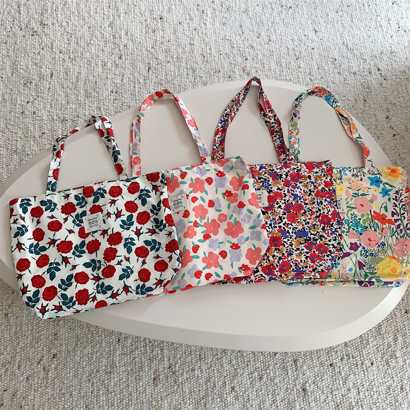 26101 Summer Floral Fabric Bag, Large Capacity rose Canvas Bag, beach Bag, Shopping Bag, single-shoulder bag Application Scenario