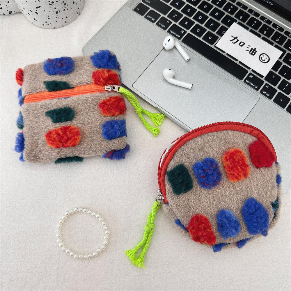 311111 Autumn Retro colorful dumpling small round bag, makeup bag, phone bag, cushion lipstick, Earphone storage bag Application Scenario