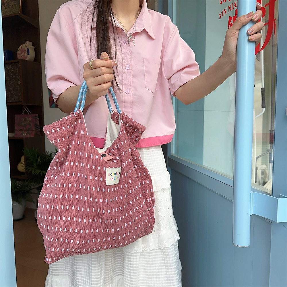 4595 ins crumpled fabric printed handbag, Spring and summer thin shopping hand-held bag, fresh floral print large capacity fabric bag details Picture