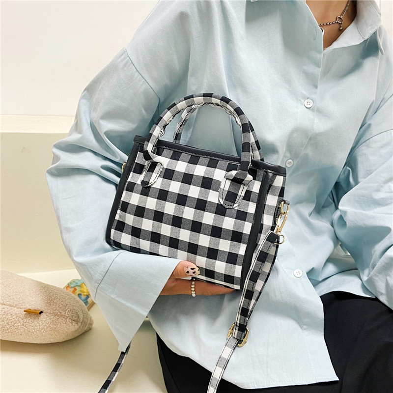 Retro checkered hand-held women's bag 2021 new Korean style, trendy, simple and stylish, women's fashionable single-shoulder bag and crossbody bag Specification drawing