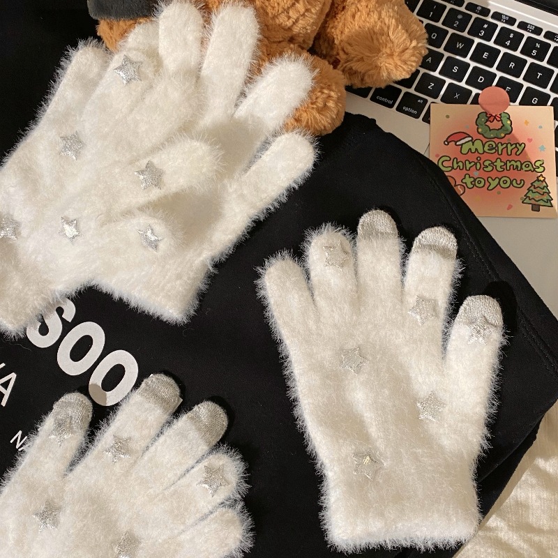 The First Snow Star gloves are winter student outdoor cycling cold-proof finger-separated gloves, five-fingered plush gloves and warm gloves Application Scenario