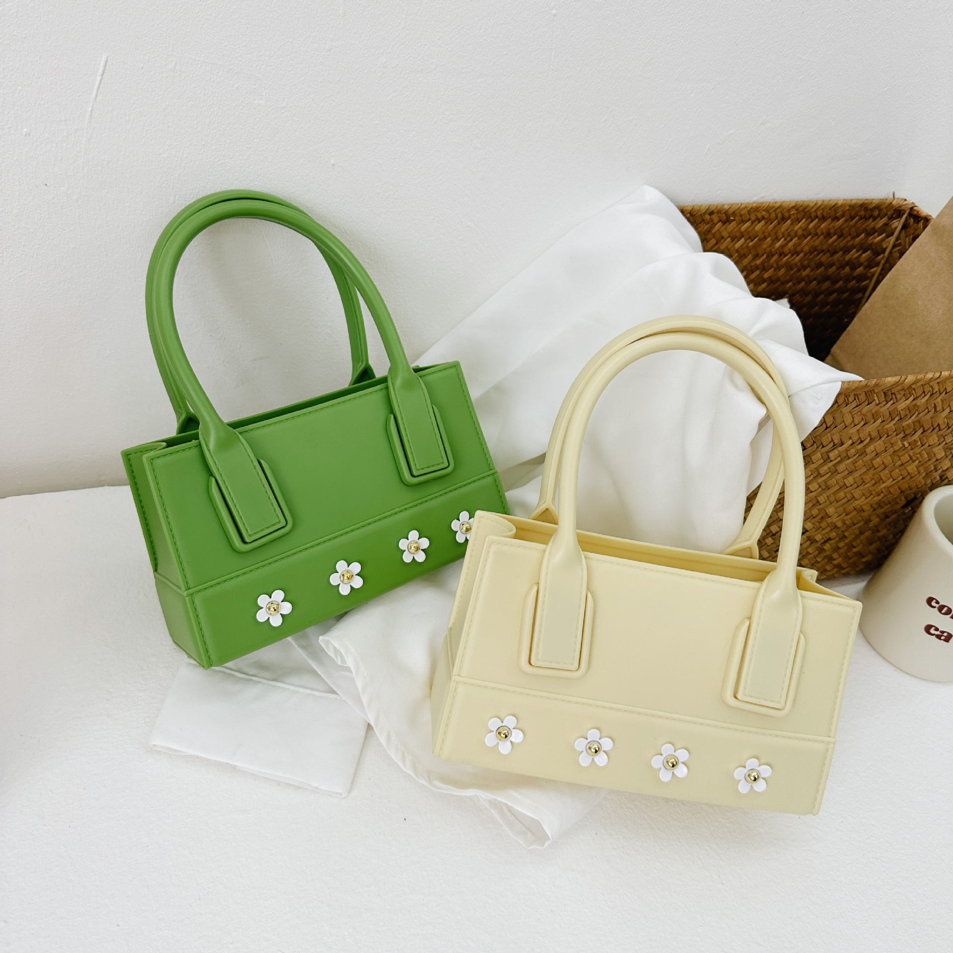 2025 New style jelly bag, women's bag, pvc bag, small flower bag, handbag, ins style creative Specification drawing