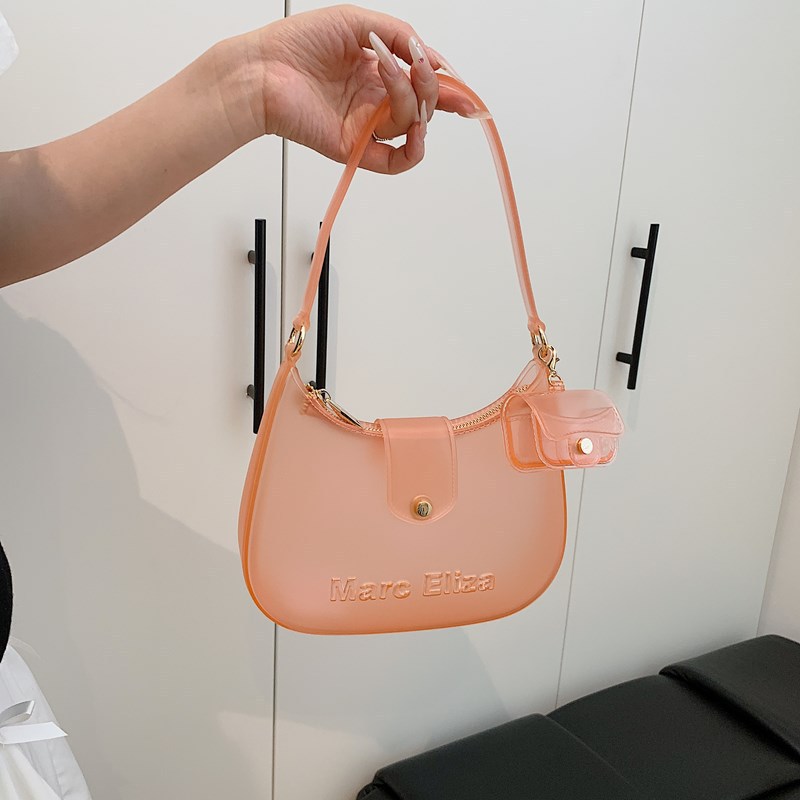 A retro oil waxed leather niche design women's bag, a new large-capacity crossbody bag for Korean autumn and winter, and a versatile single-shoulder tote bag full figure