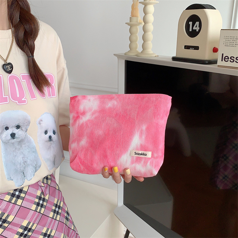 37172 Korean-style tie-dye gradient makeup bag, high-end large-capacity corduroy cosmetics lipstick storage bag Application Scenario