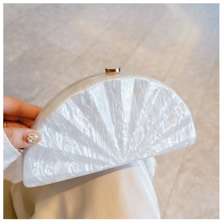 Cross-border foreign trade women's new European and American diagonal cross bag, semi-circular fan-shaped acrylic bag, fashionable wedding and dinner hand-held bag details Picture