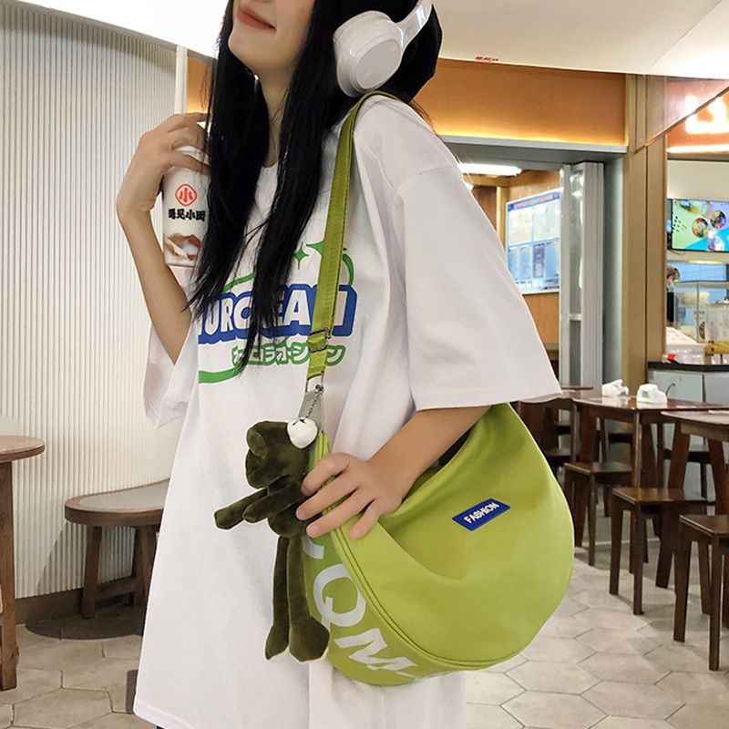 Dumpling bag Women's canvas bag crossbody casual and versatile, ins large-capacity college student class make-up single-shoulder commuting bag full figure