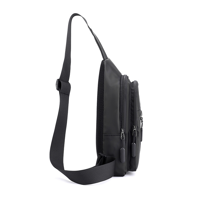 New cross-border outdoor men's chest bag, Korean-style casual crossbody bag, travel single-shoulder small bag, sports waterproof mobile phone case Application Scenario