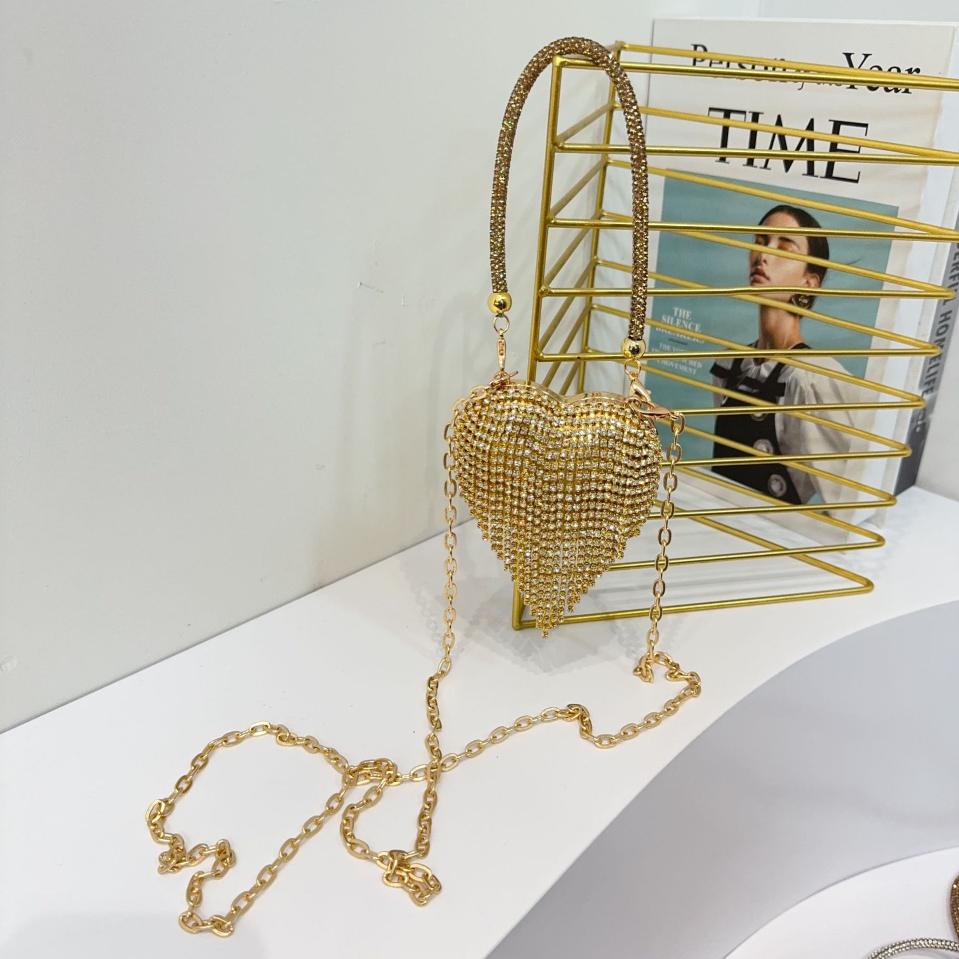 2024 New cross-border foreign trade fashion mini Bag, fringed and diamond-encrusted children's bag, heart-shaped chain dinner crossbody women's bag Item Picture