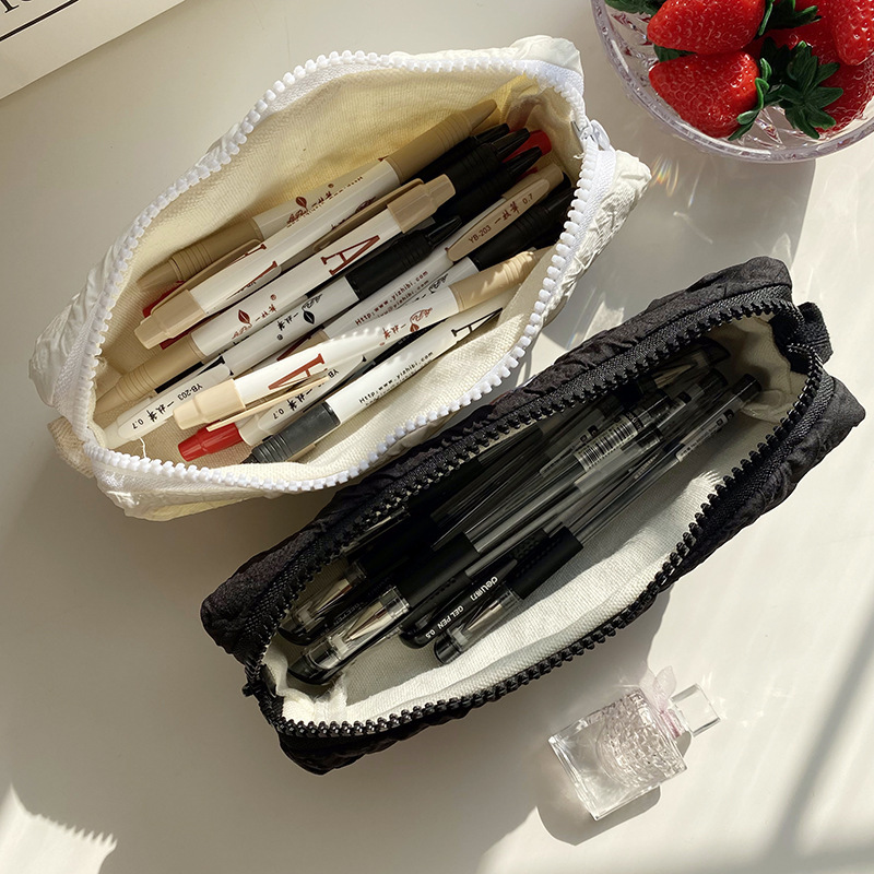 19301 Fashion embossed Pen Case, ins Japanese style large-capacity stationery storage and organization bag, female student canvas makeup bag Specification drawing