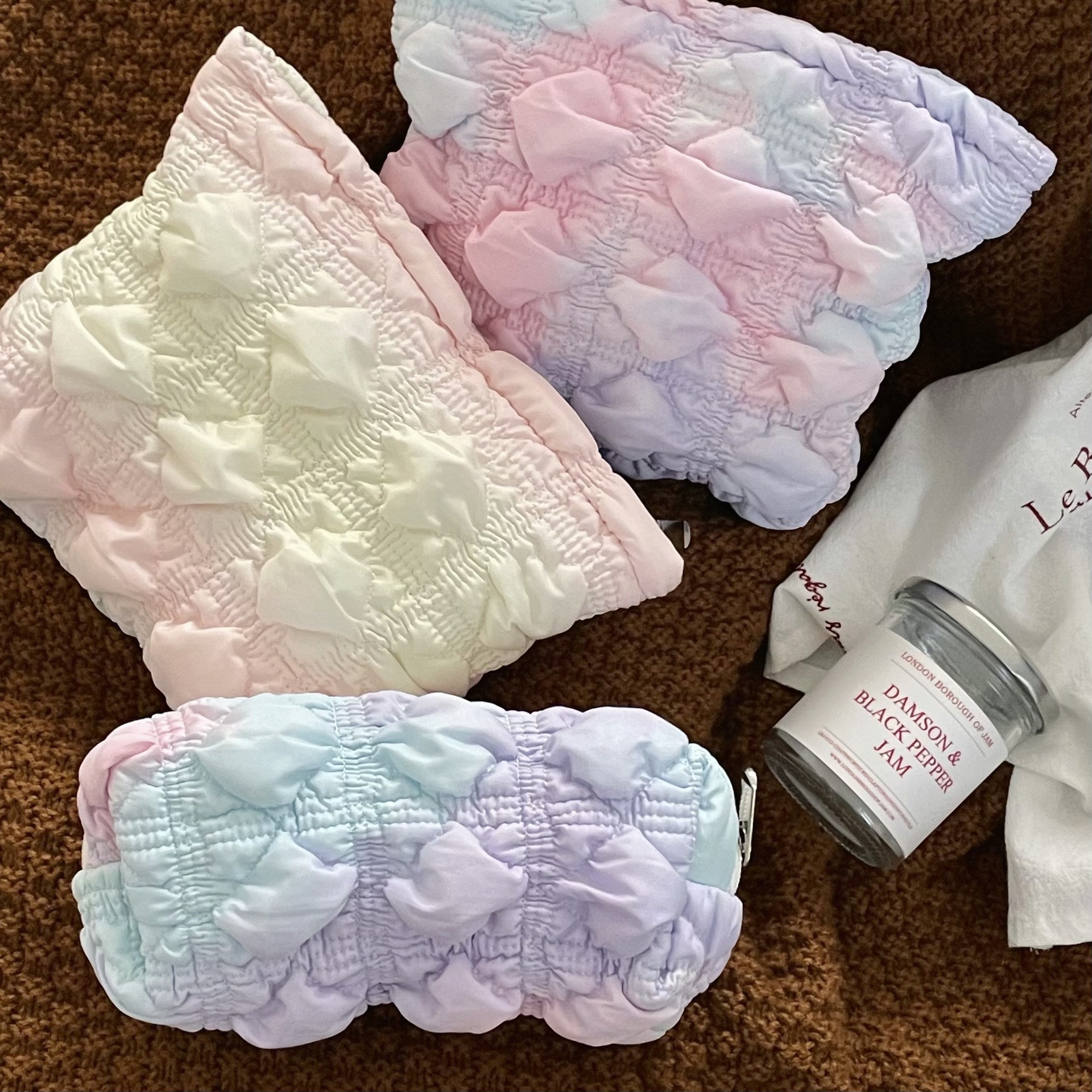 Bubble Grid Girls' Heart Makeup Bag 2025 New Style Pleated Cloud Bag Large Capacity skin care product Storage Bag Toiletry bag details Picture