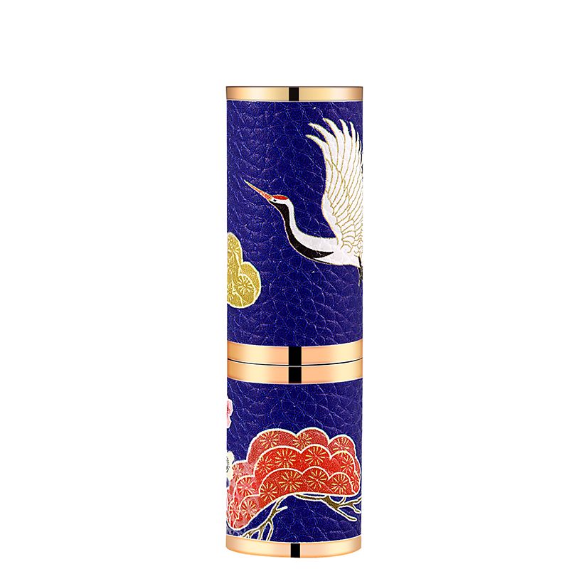 عطر أحمر الشفاه في كونتاس